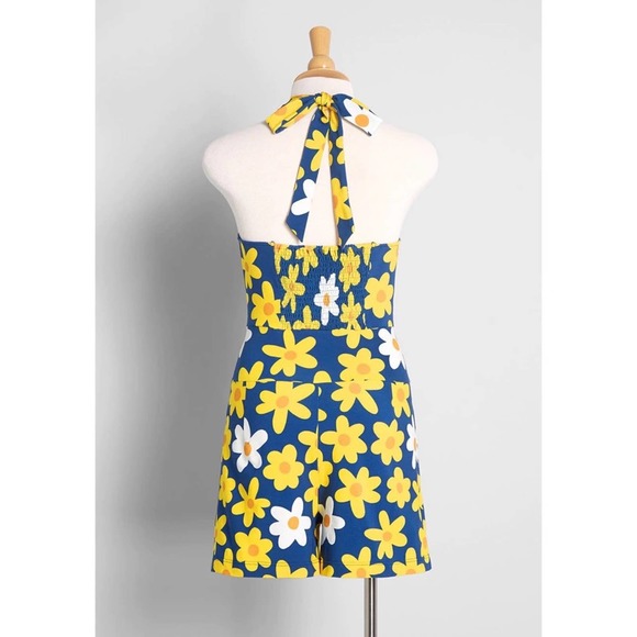 ModCloth Dreaming Of Daises Floral Halter Romper - Picture 2 of 8